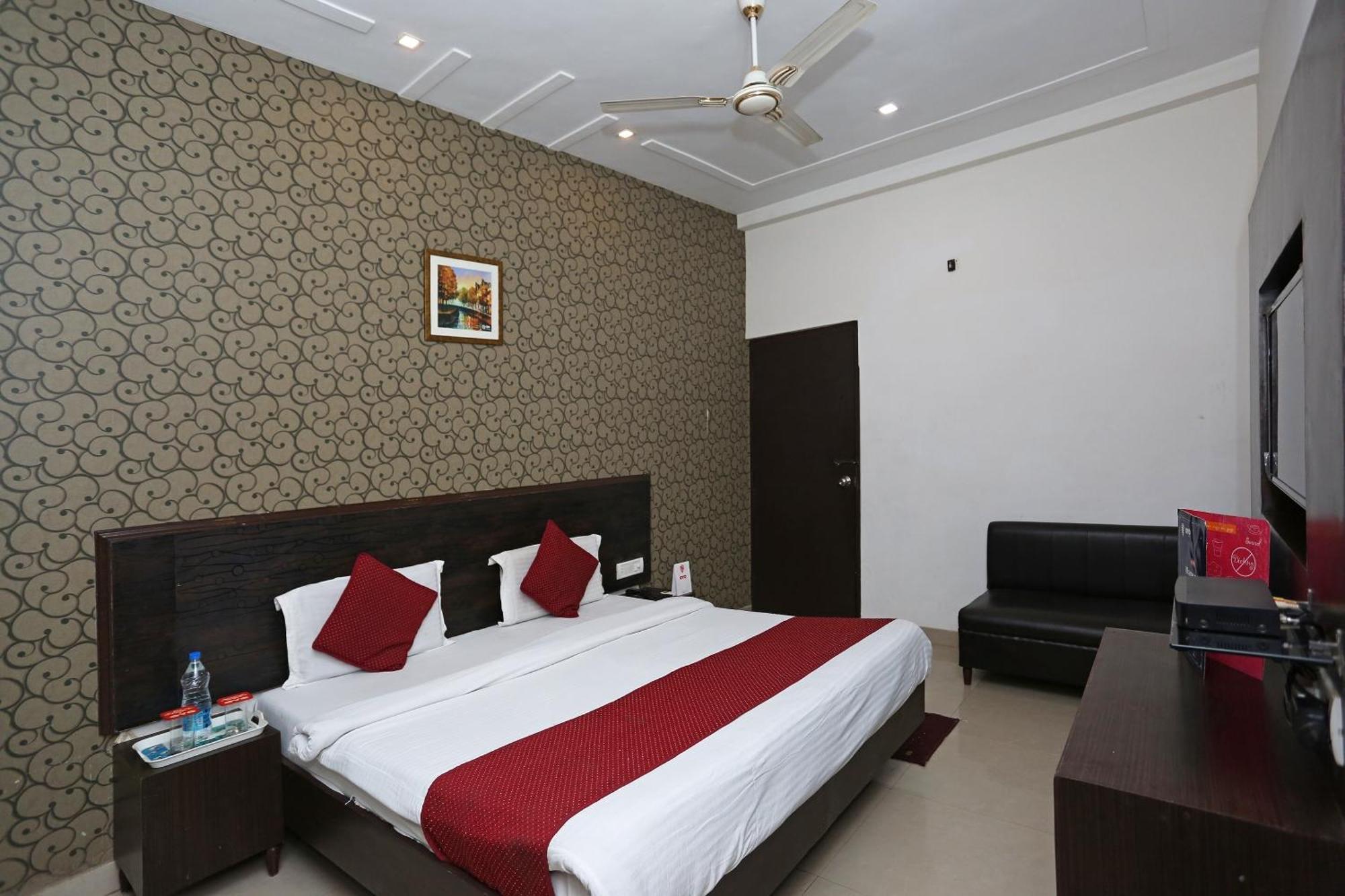Hotel O Kanha Continental Агра Екстер'єр фото