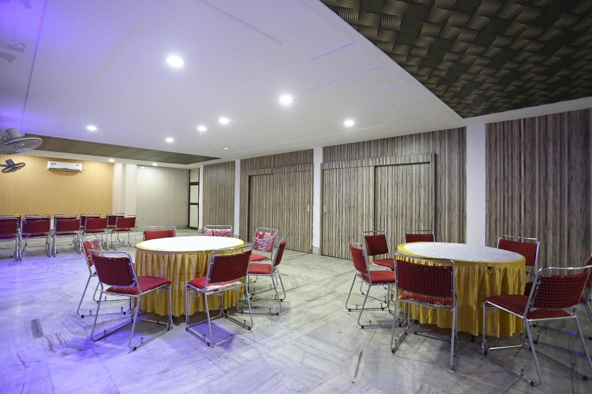 Hotel O Kanha Continental Агра Екстер'єр фото